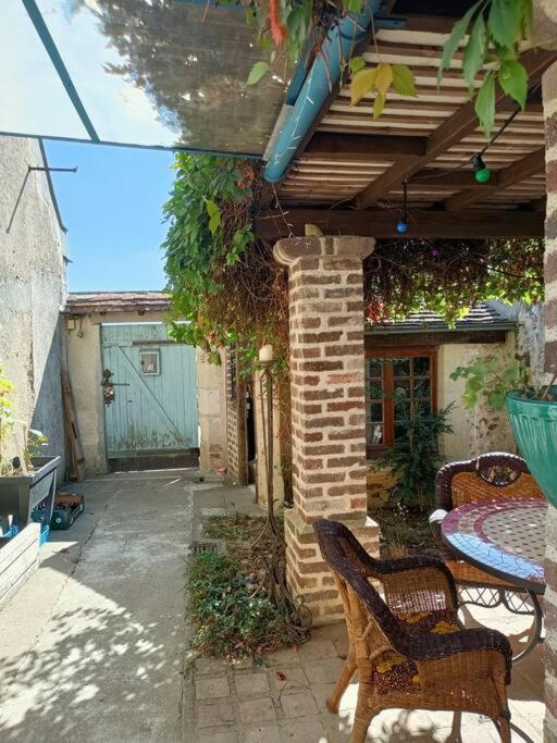 L'Atelier-Chambrette Dans Le Jardin Avec Salle De Bains, Sans Cuisine Trôo Exterior foto